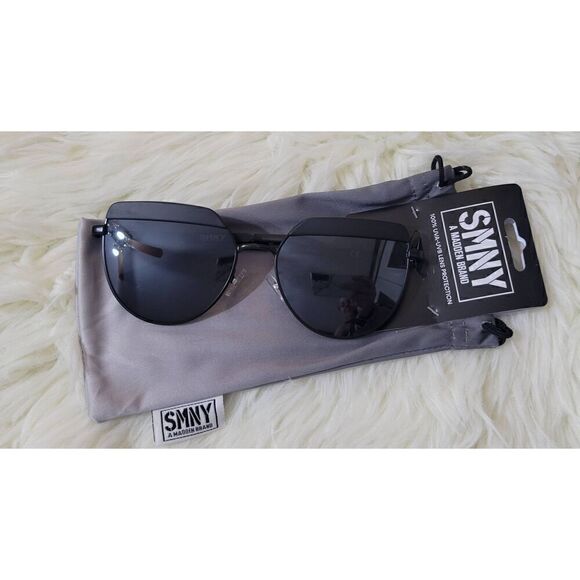 SMNY A Steve Madden Brand Cat Eyed Sunglasses Black - Picture 2 of 7